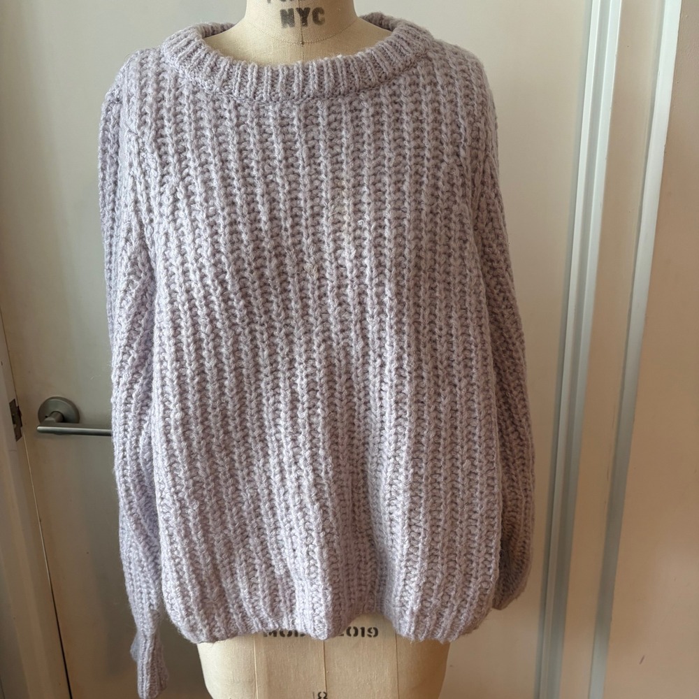 CLUB MONACO Italian Luxury Yarn Cozy Chunky Knit Lilac Sweater Size Large